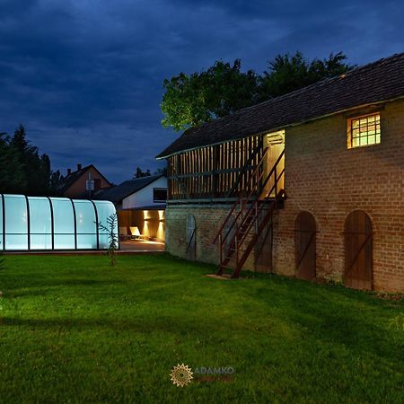 Adamko Borkert Haz Bed and Breakfast Villány Exteriör bild