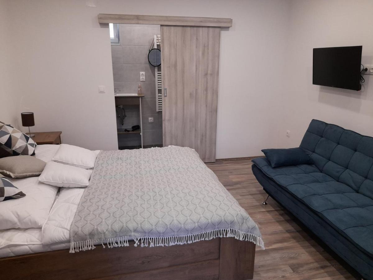 Adamko Borkert Haz Bed and Breakfast Villány Exteriör bild